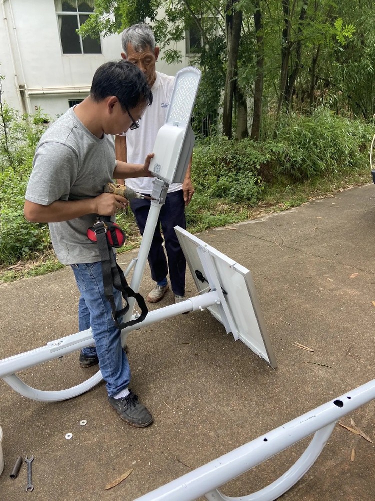 创阳照明  太阳能路灯安装注意事项