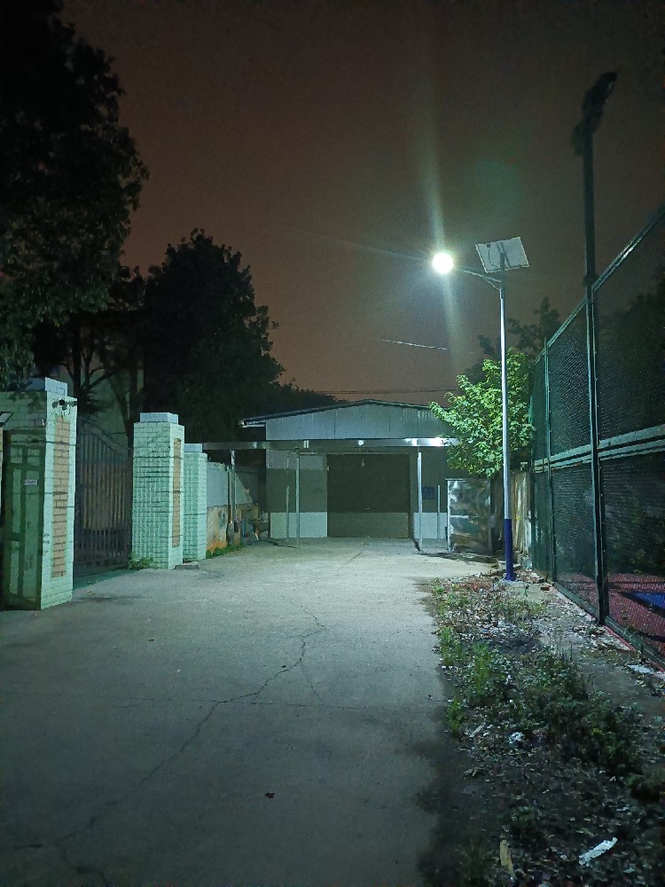 衡南县工厂太阳能路灯焕新记：创阳照明让老旧路灯重焕光彩