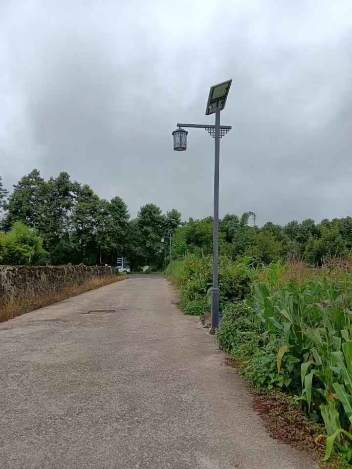 腾冲文旅新光韵：创阳太阳能庭院灯点亮滇西秘境