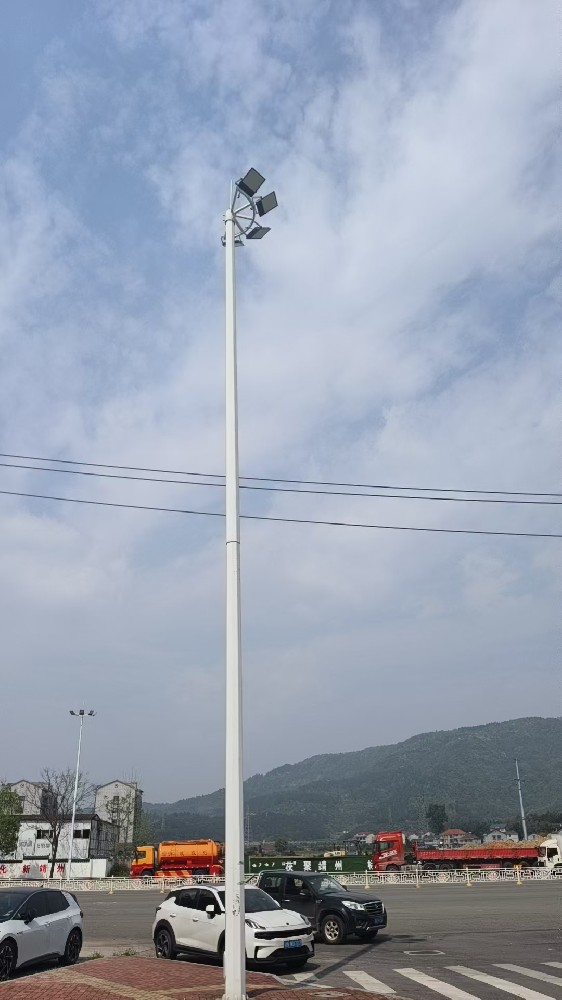 Quanzhou, Fujian Installs Batch of 15-Meter High-Mast Streetlights