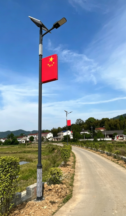 国旗辉映，光明筑梦：创阳照明高规格太阳能路灯点亮河池乡村振兴路